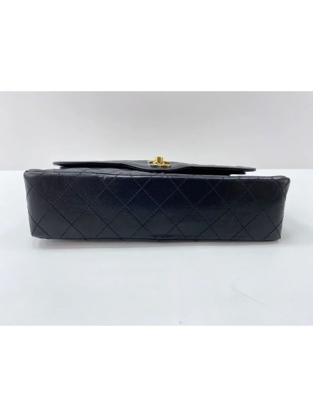 Chanel Shoulder Bag Quilted 25